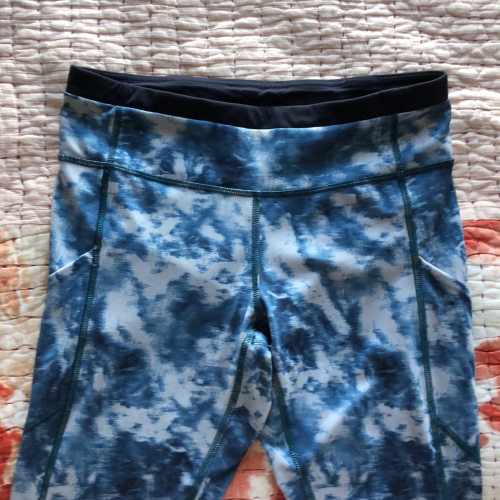 blue tie dye fast & free leggings